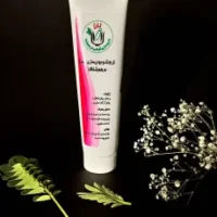 کرم جوان کننده دست لارا